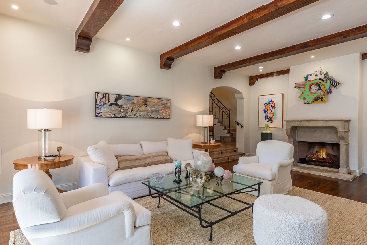 365 Comstock Ave, Little Holmby