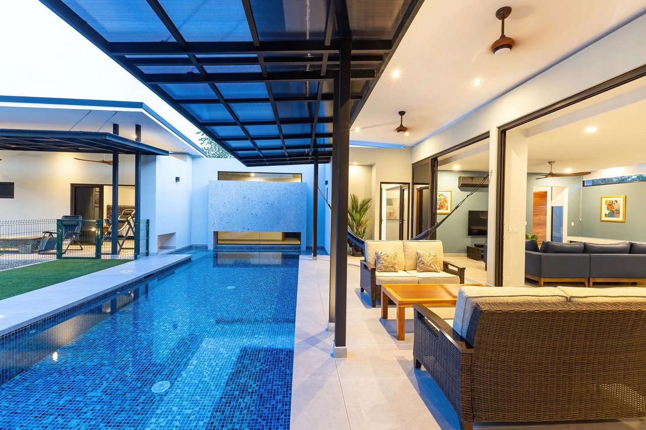 3 Bedroom, Contemporary Estate home in Manuel Antonio 