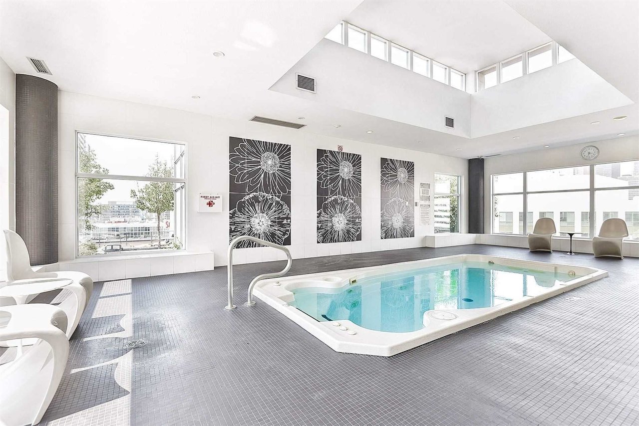 20 Blue Jays Way Unit 1705