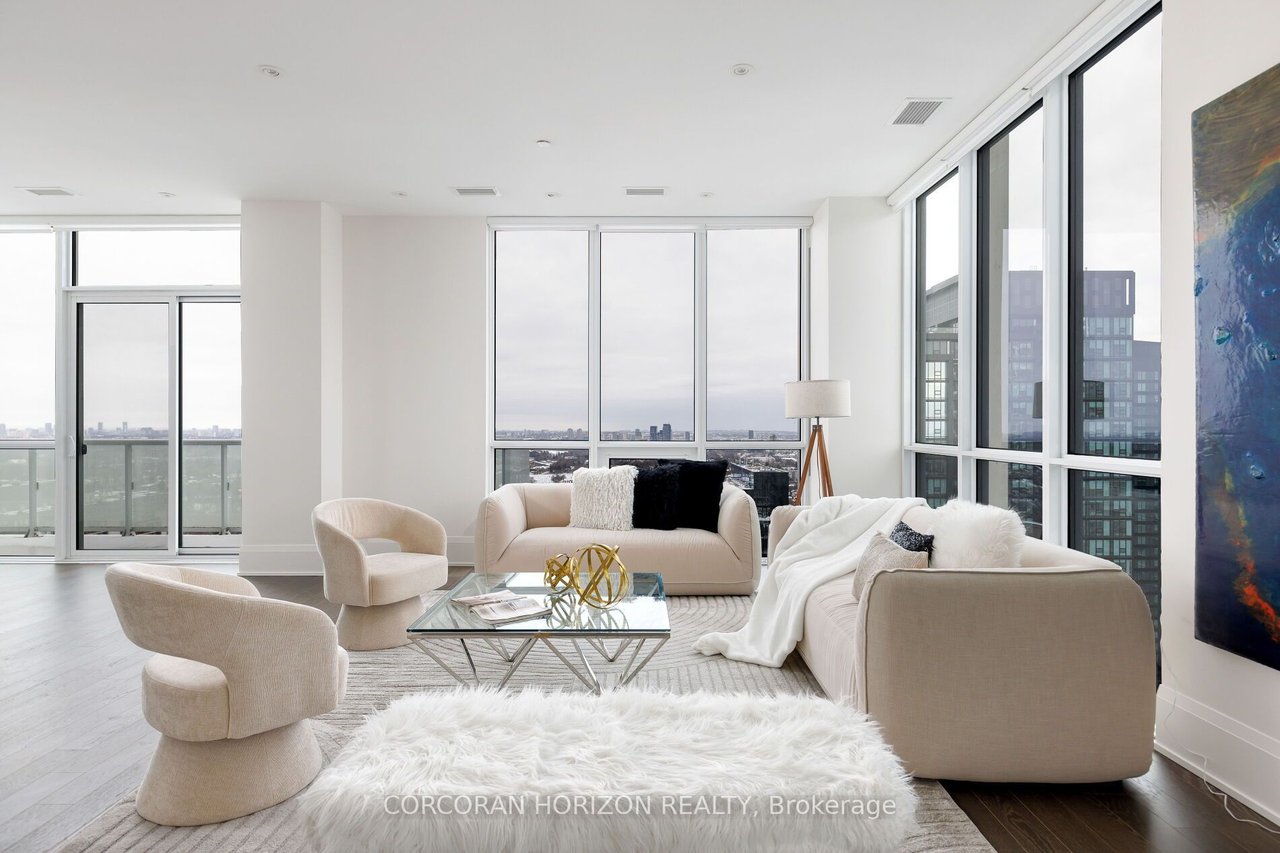 PENTHOUSE OPULENCE BY THE EGLINTON LRT