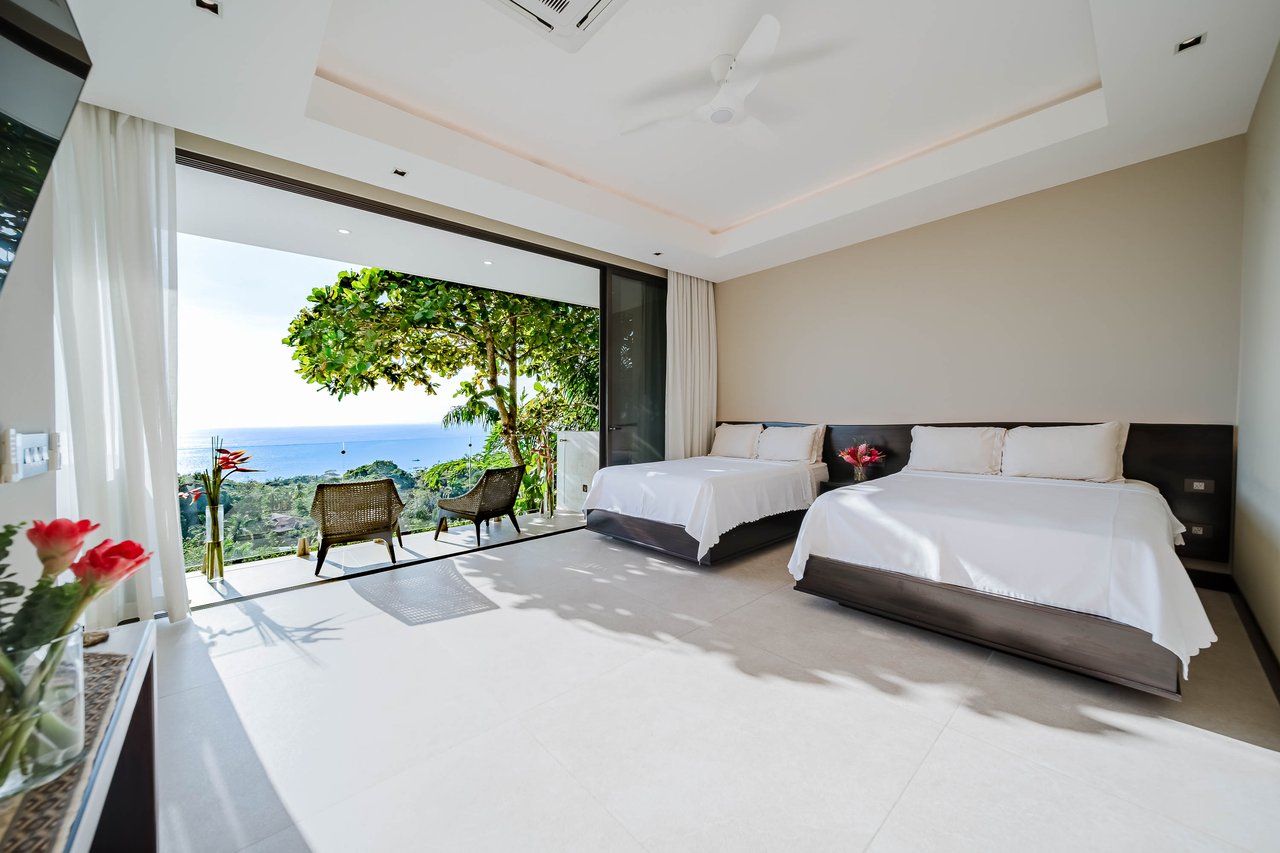 Casa Nola, Luxury Villa in Gated Community La Reserva