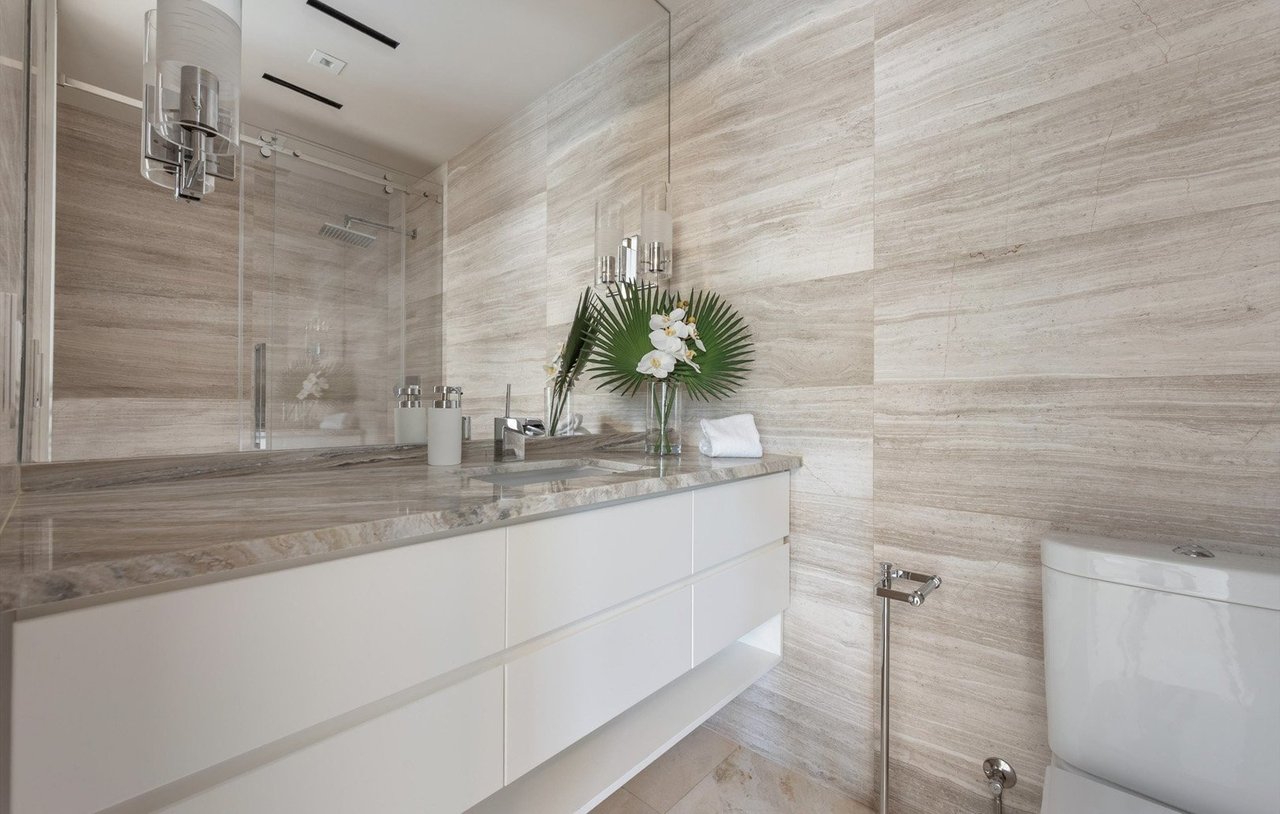7921 Fisher Island