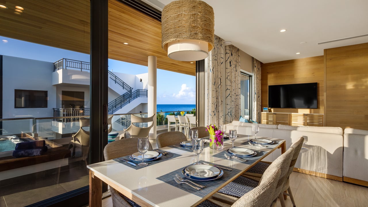 Tranquility Beach - Penthouse Villa 