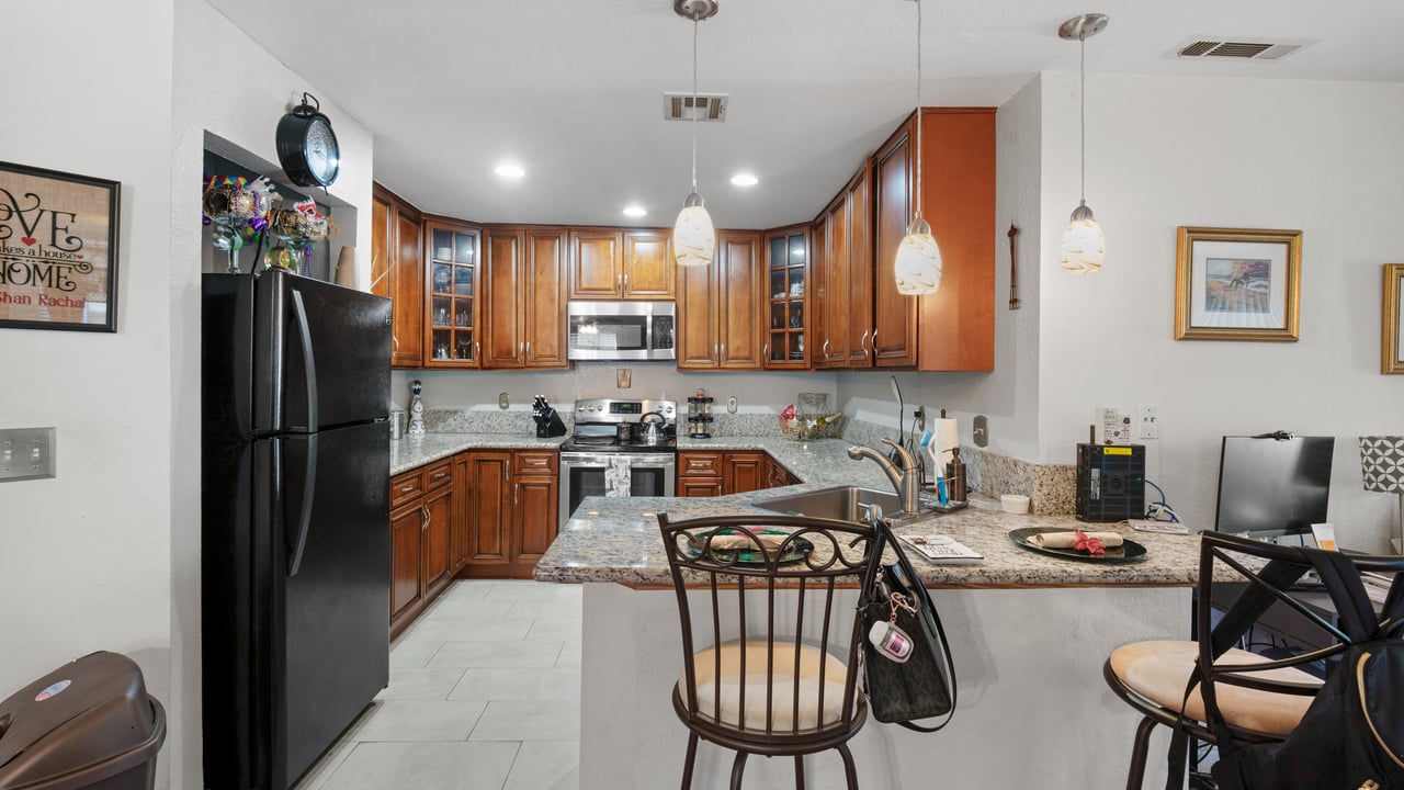 1628 Porter Way