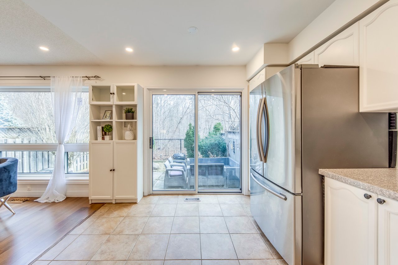 2066 Broadleaf Crescent