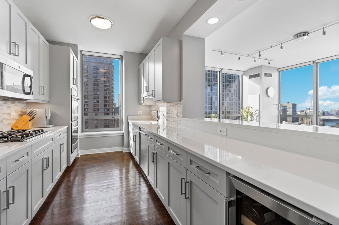 600 N LAKE SHORE DRIVE UNIT: 3201