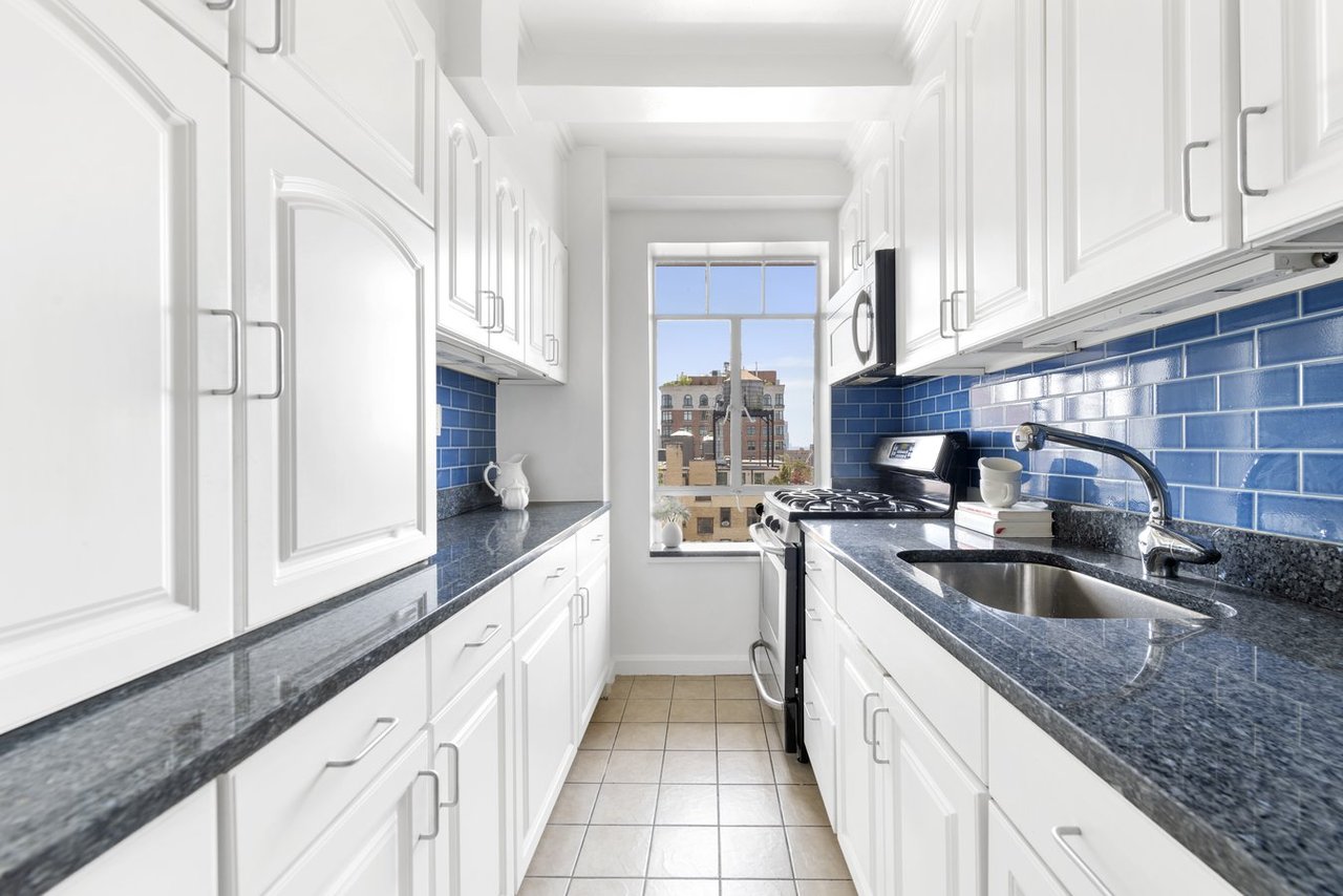 565 West End Avenue 19B