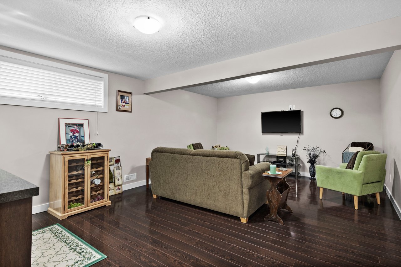 207 Royal Oak Bay NW
