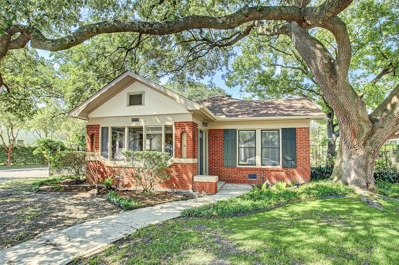 835 W Cottage St