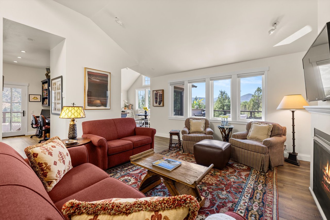 Charming Home with Spectacular Mountain Views