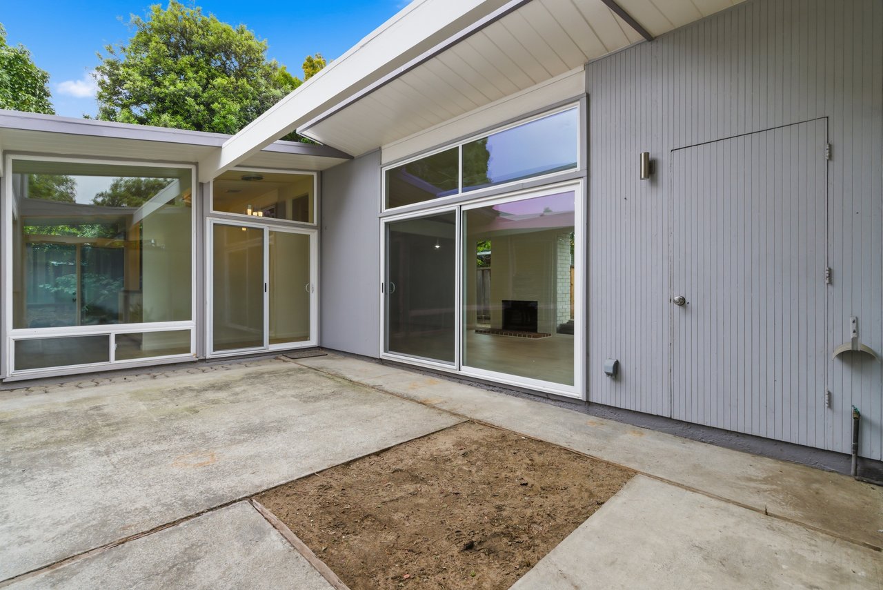 618 Sheraton Drive