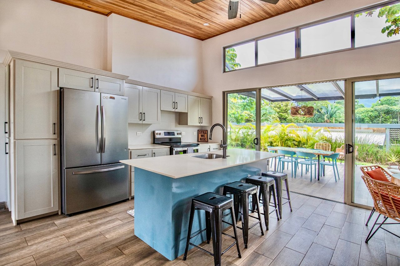 Mountain View 3 Bedroom Home in Toucan Gated Community
