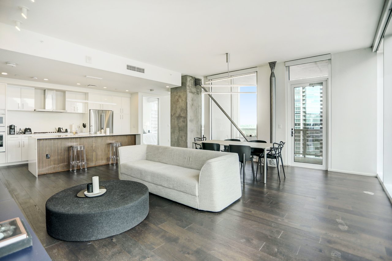 301 West Ave #2104