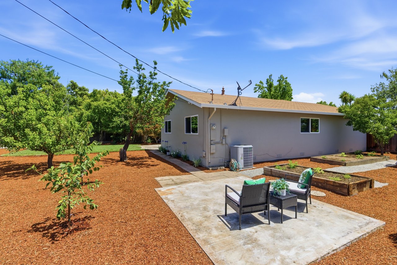 831 Mangrove Avenue