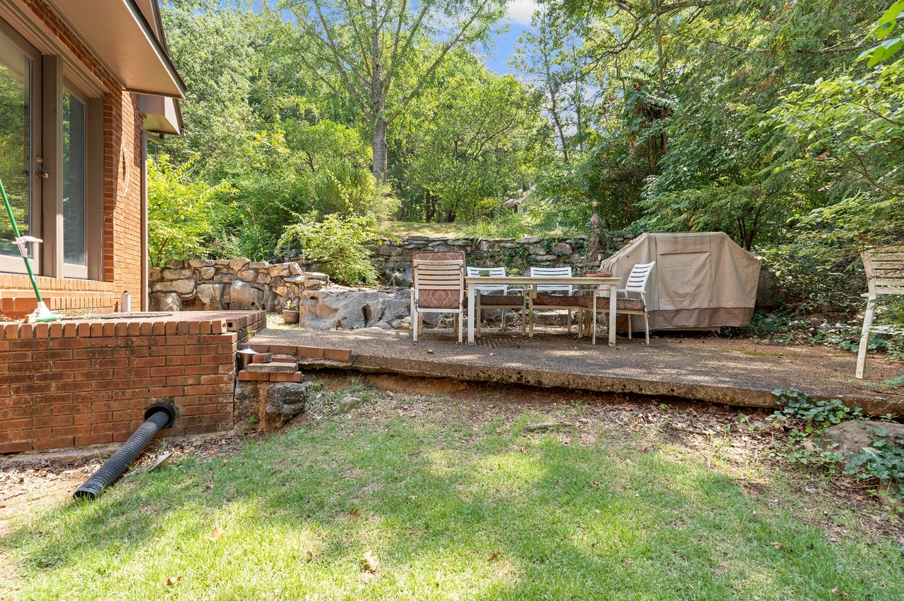 One-of-a-Kind Huntsville Retreat