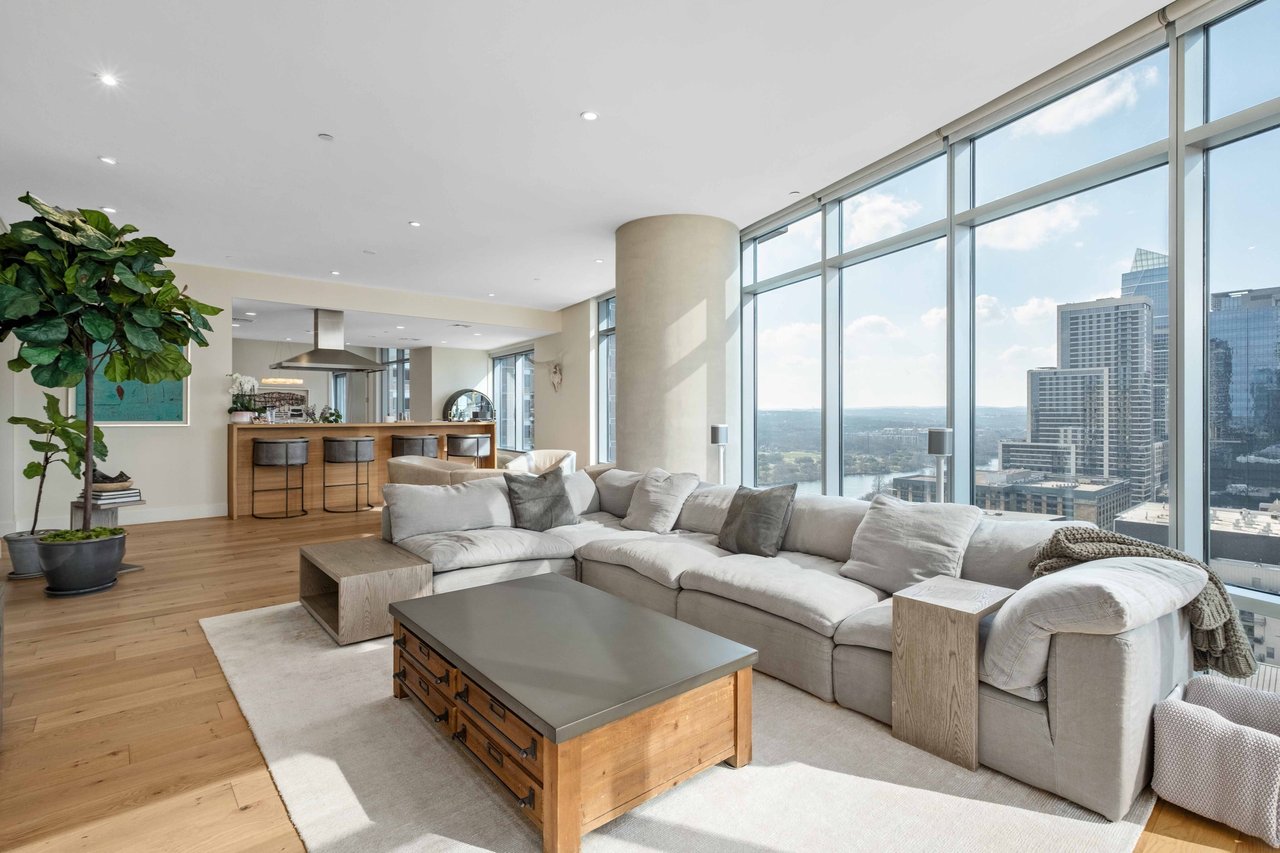 200 Congress Ave #18AE