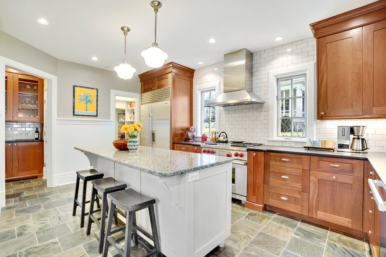 51 Curtis Pl