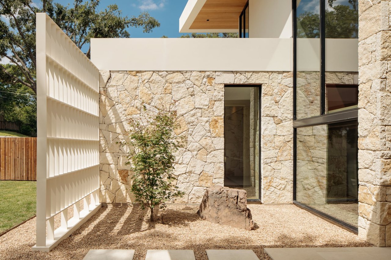 2702 Rockingham Drive