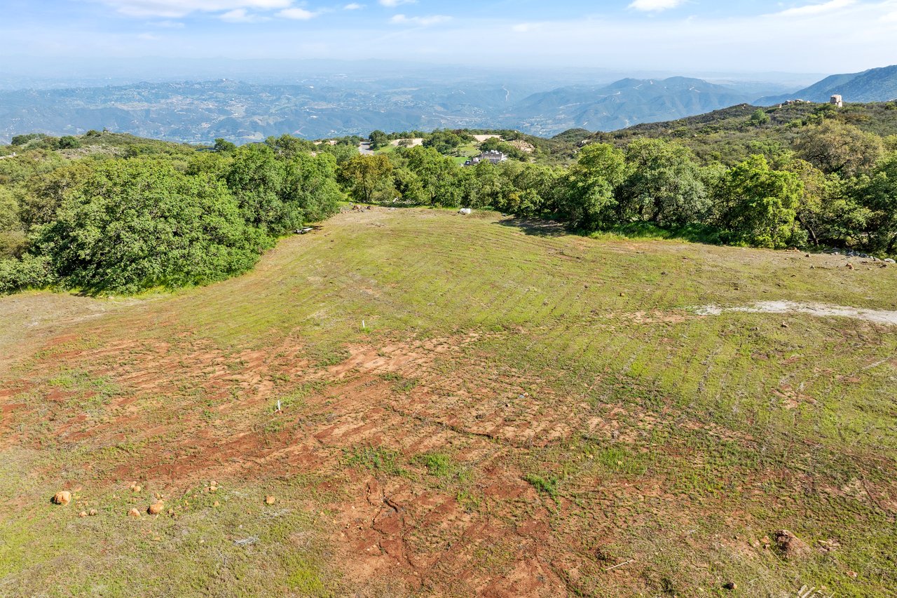 22 El Cerezo Road