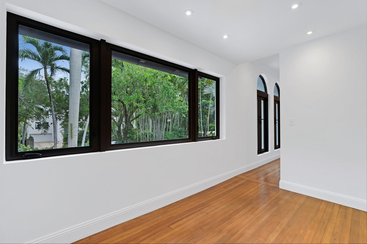 3700 Hibiscus Street "Casa Mamey"