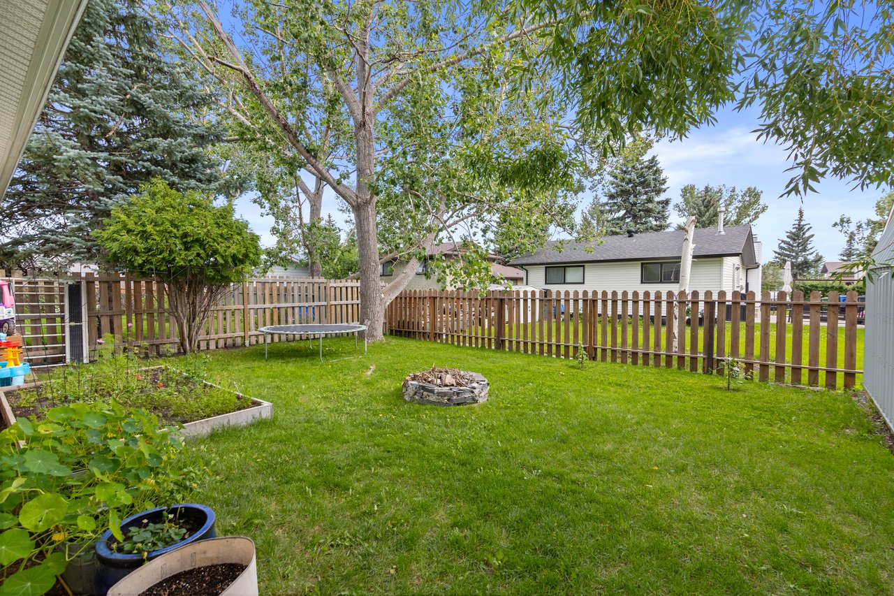 104 Thorson Crescent