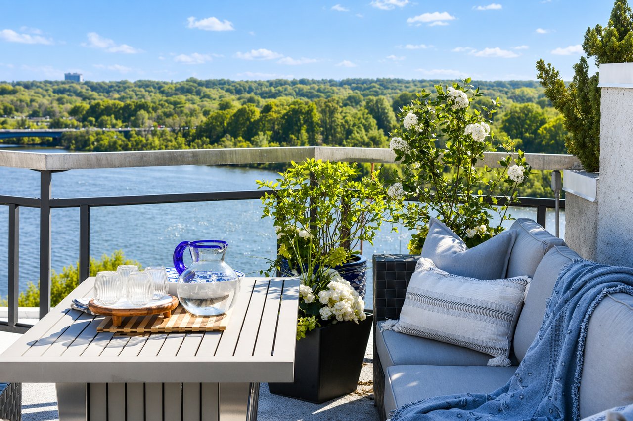 Watergate West Penthouse Seven