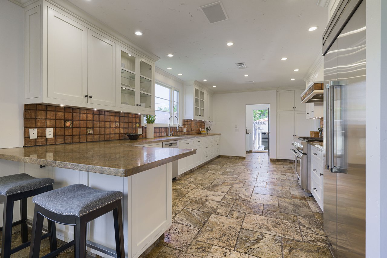 516 E Stocker Street