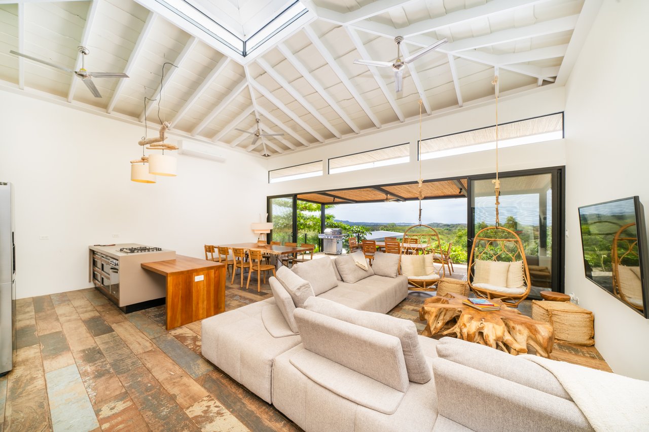 Casa Salinas – 3 beds ocean view home in playa grande