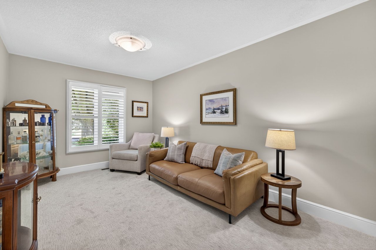 6 Falling Leaf Crt, Aurora