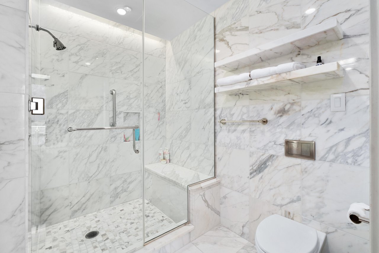 200 Congress Avenue #37H