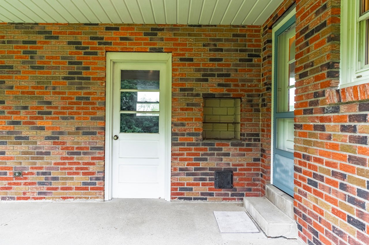 2186 Polk Valley Road