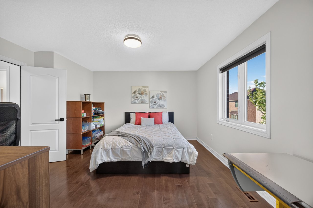 2201 Lapsley Crescent, Oakville
