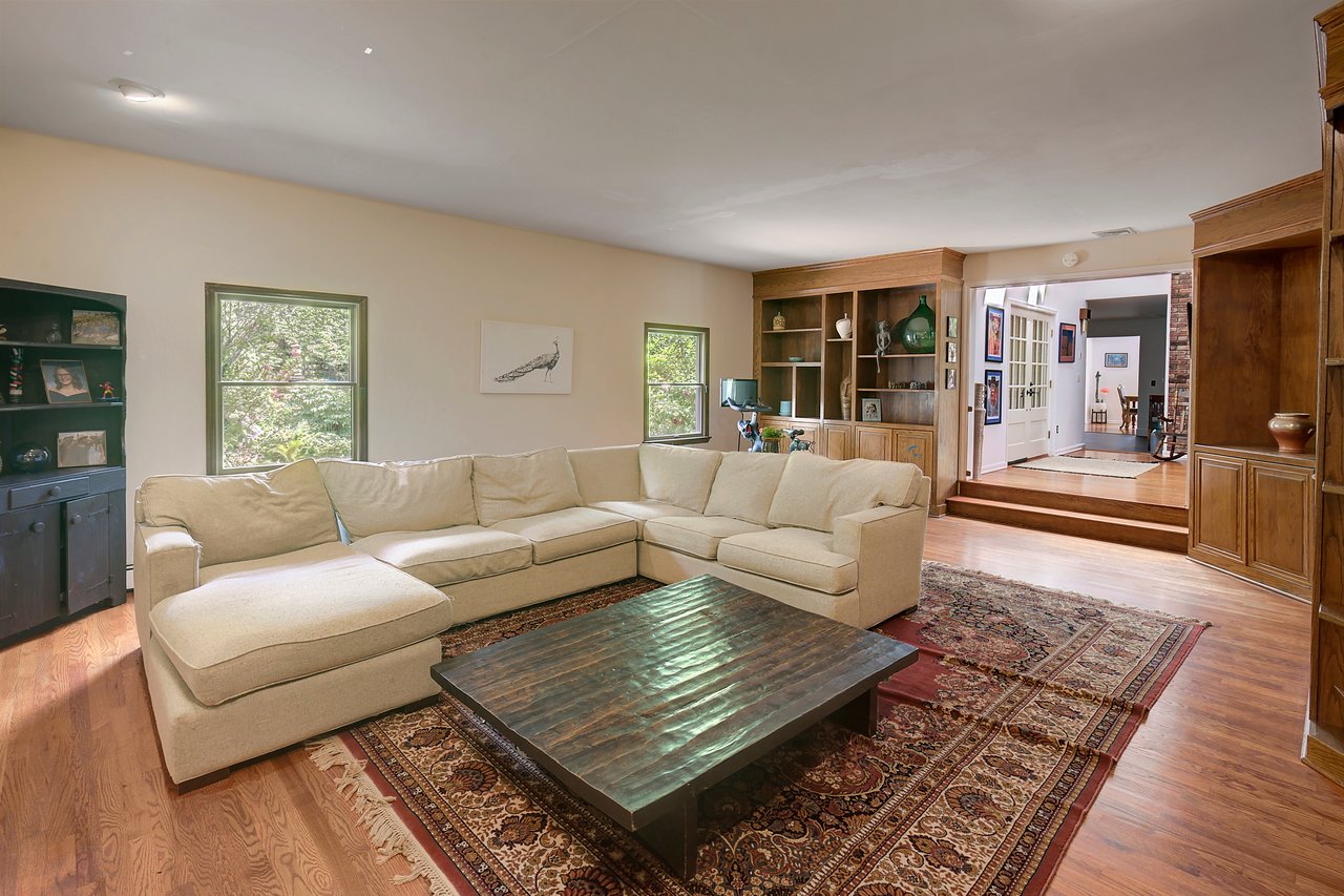 13 Farmersville Rd