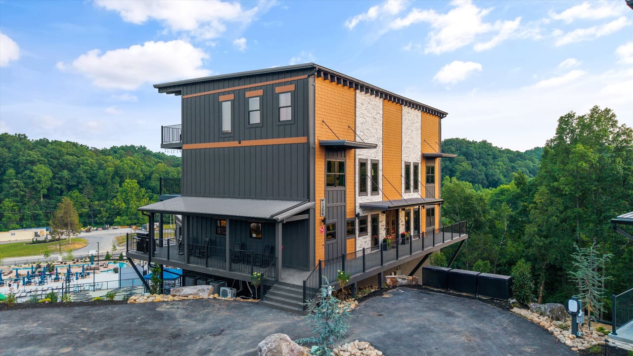 1362 Rambling Creek Way