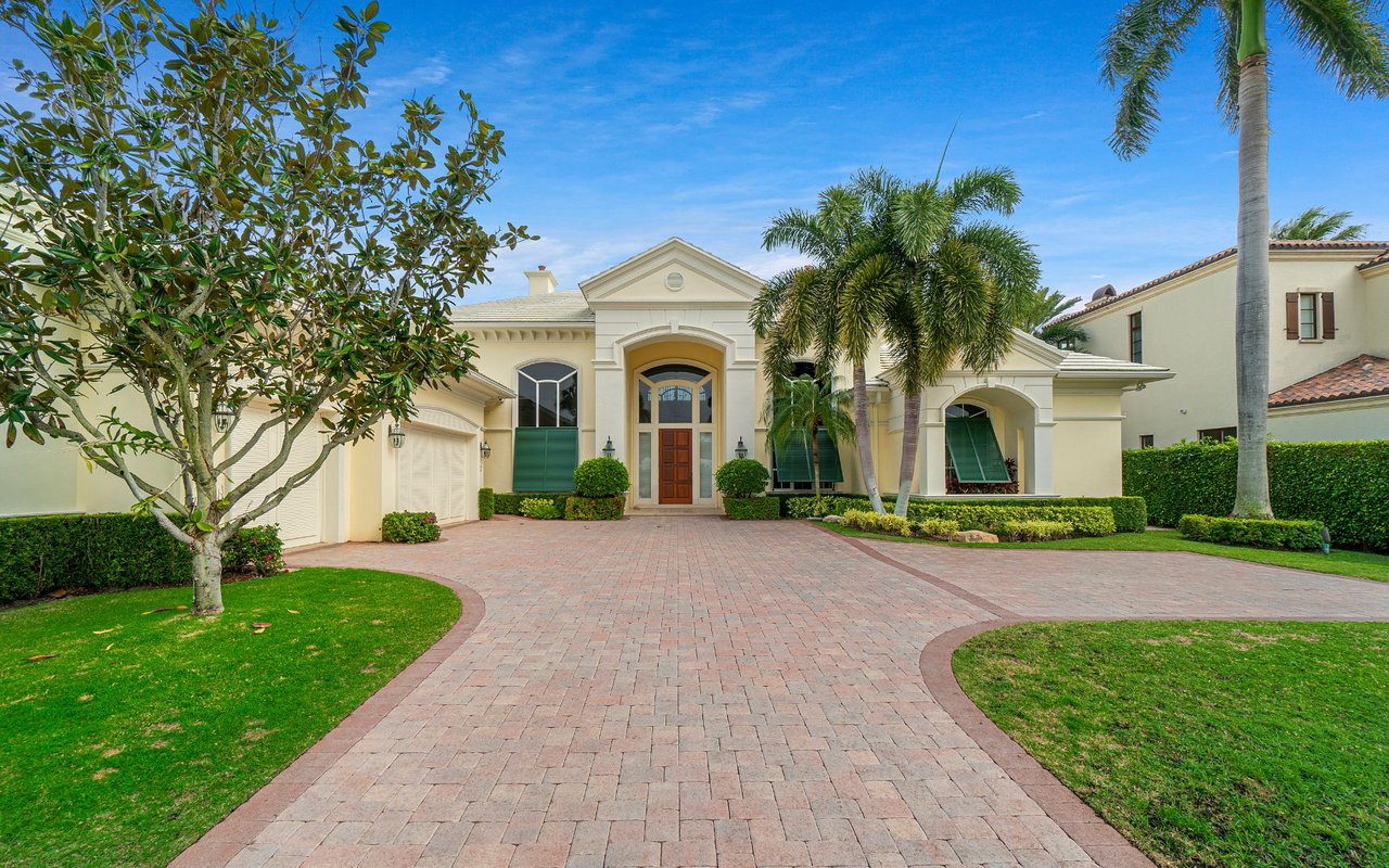 Light Green Townhouse in Delray Wants $1.295 Million