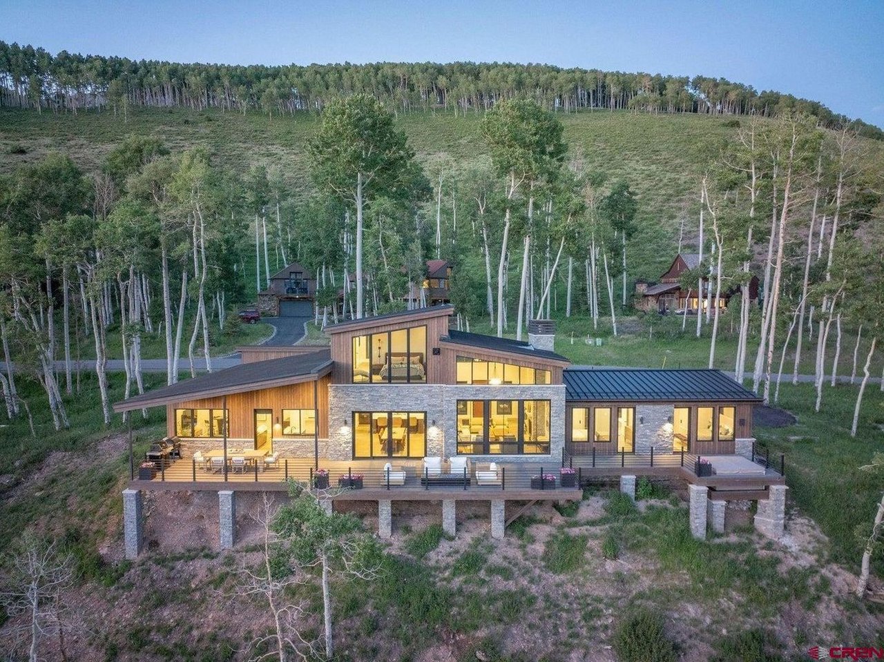 216 E Serapio Dr