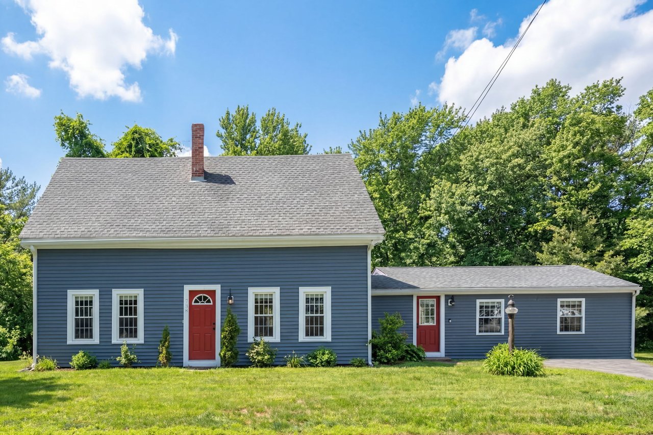 Adorable Farmhouse Right Off Route 3 in Hanover 