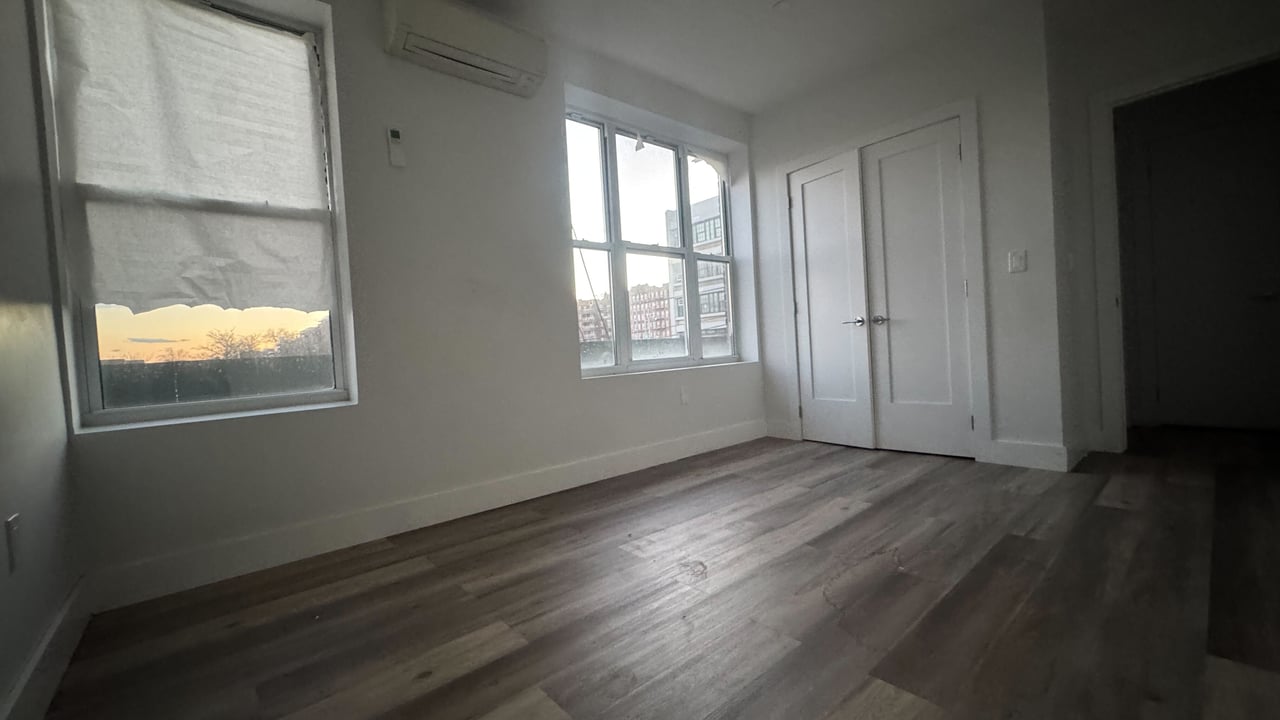 2785 East 15th Street #2F