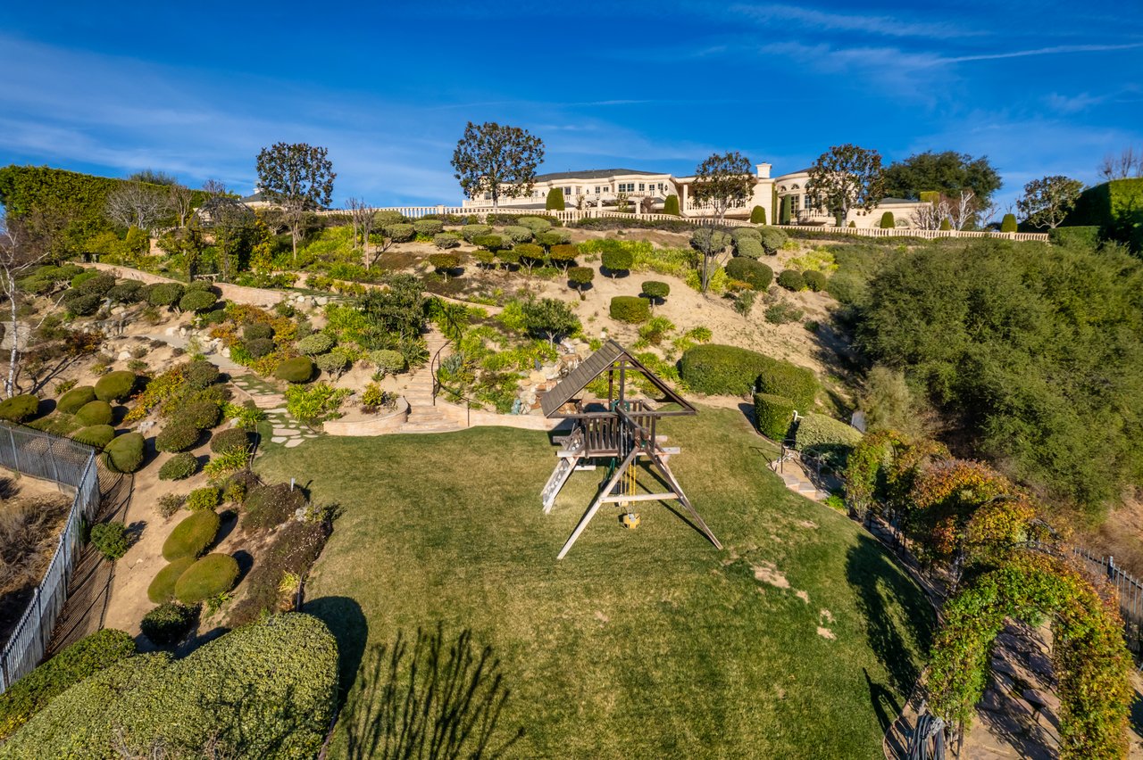 996 Vista Ridge Lane