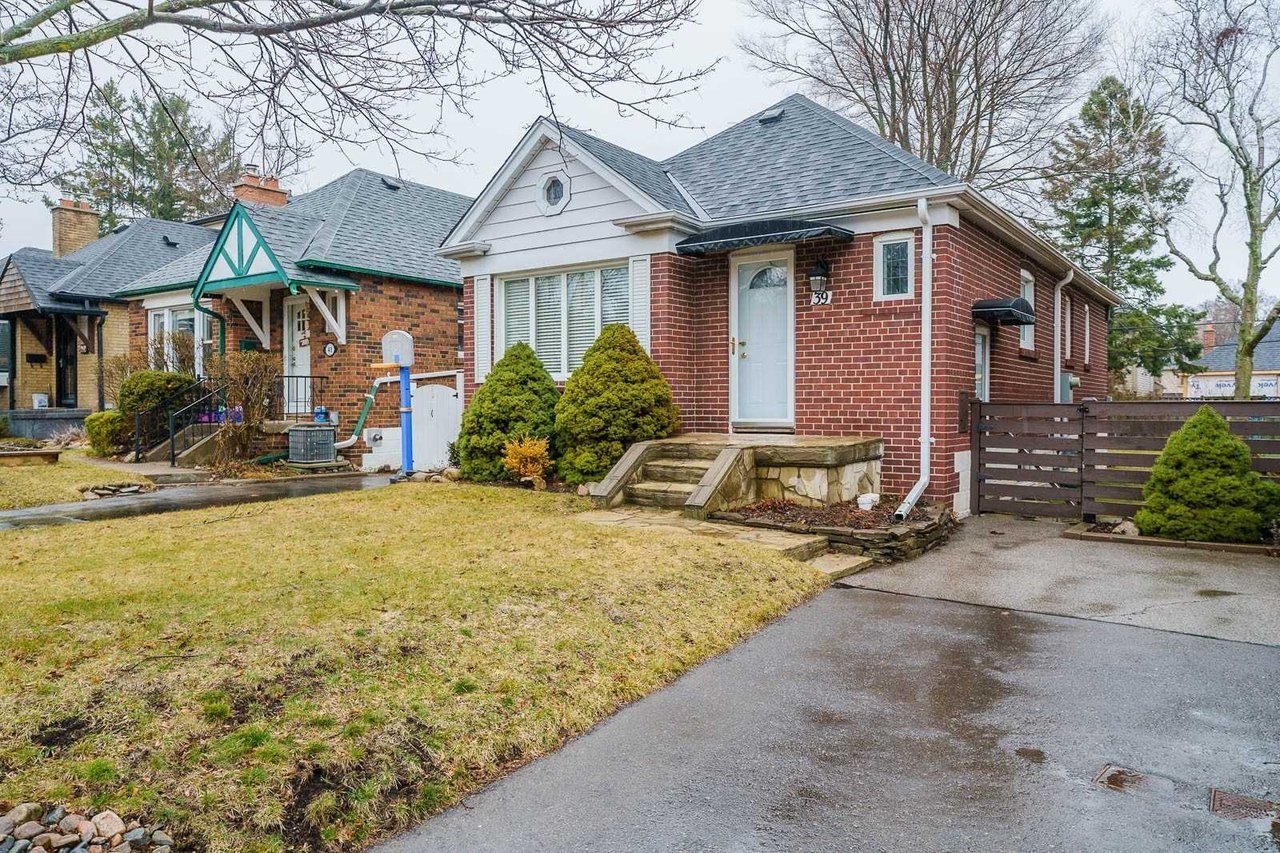 39 White Birch Rd