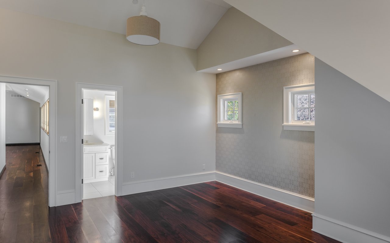 437 University Avenue