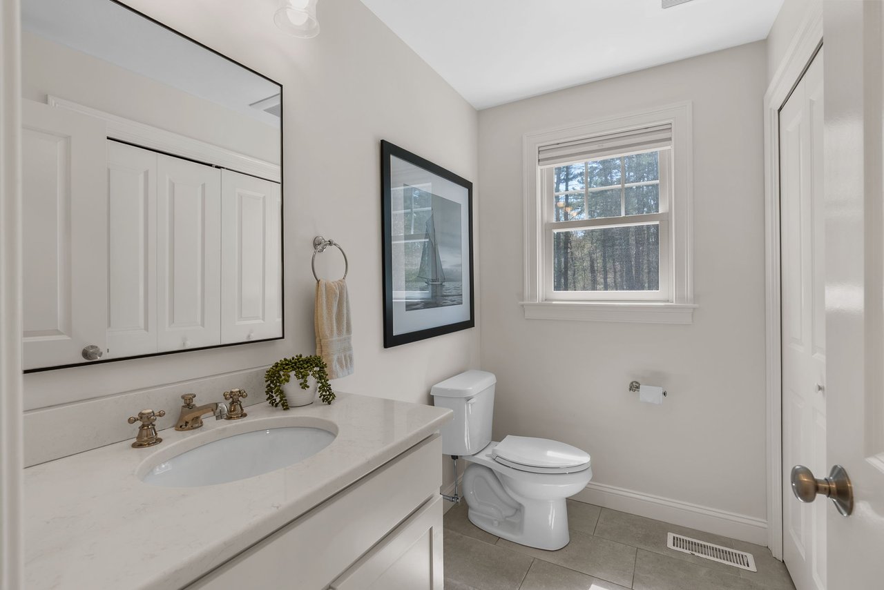 11 Lisa Ln Pembroke, MA 02359