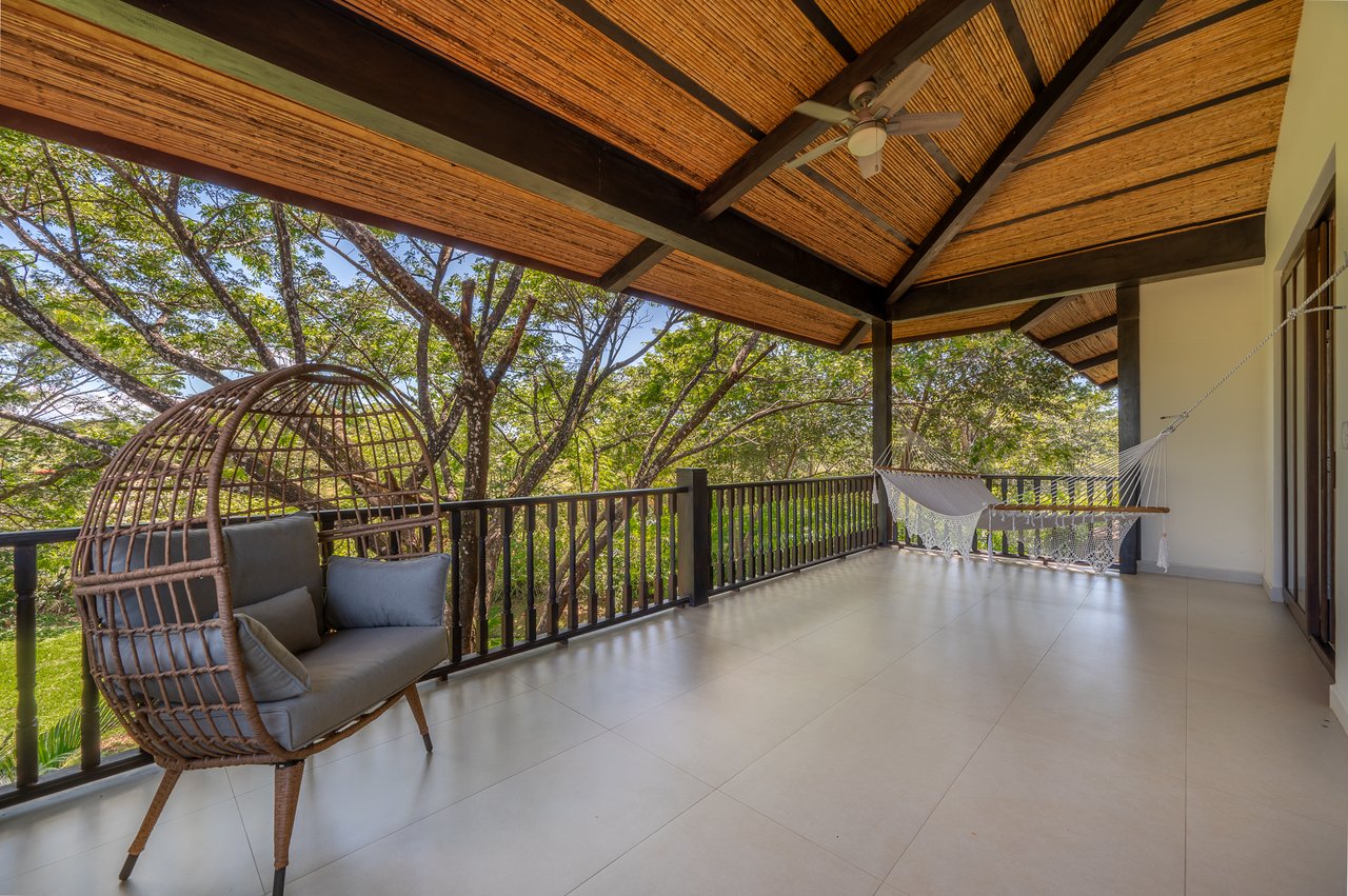 Malinches 27 A/B | Turnkey 6-Bedroom Duplex Investment in Hacienda Pinilla