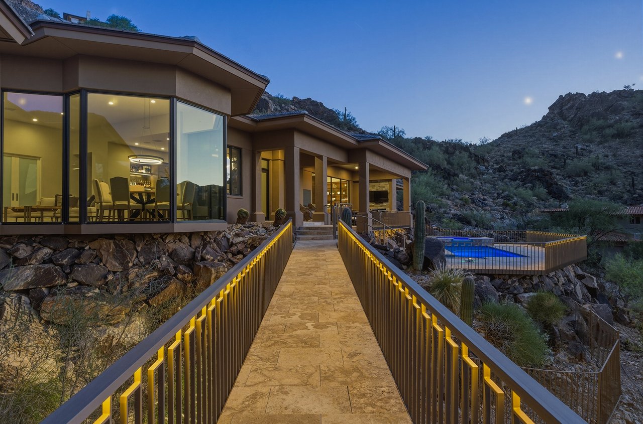 5411 E ROADRUNNER Road