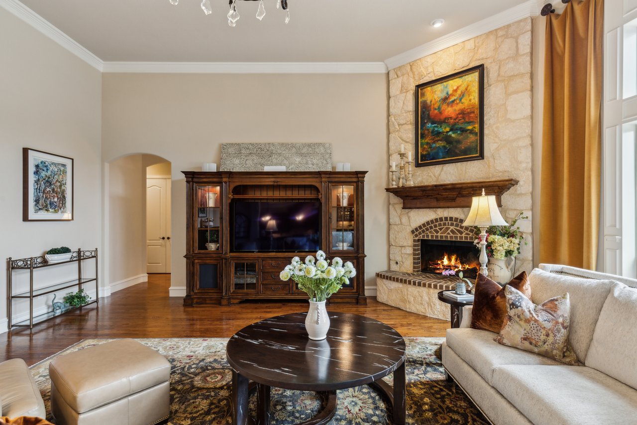 A Gorgeous Wolf Creek Home in Lucas Has Just Come Onto the Market