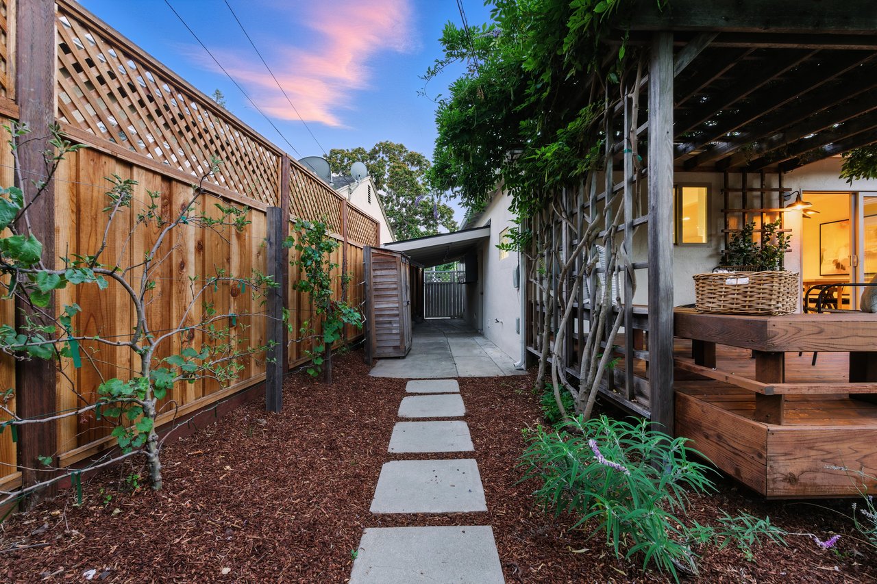 792 Bond Way, Mountain View