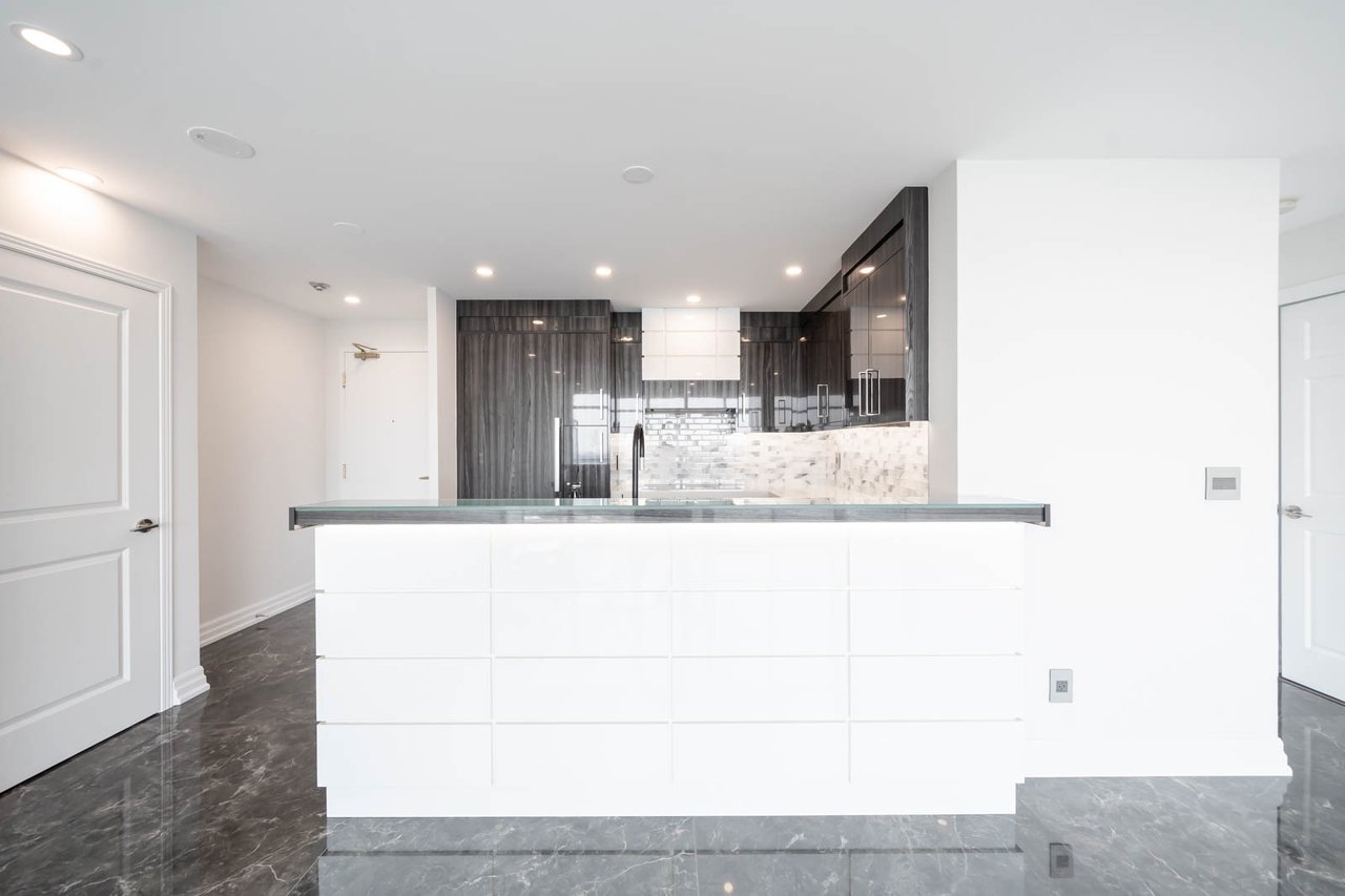 5508 Yonge St PH02