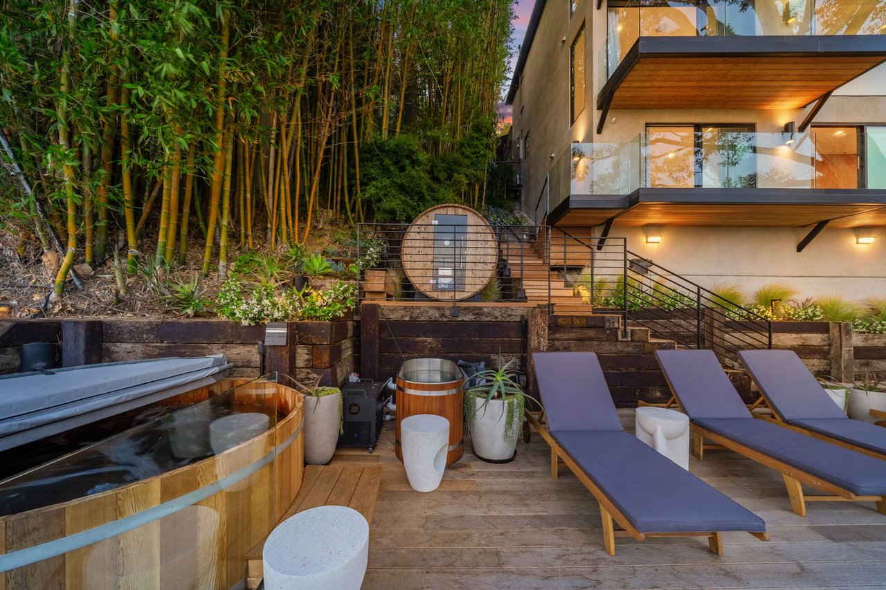 Hollywood Haven ⛰️