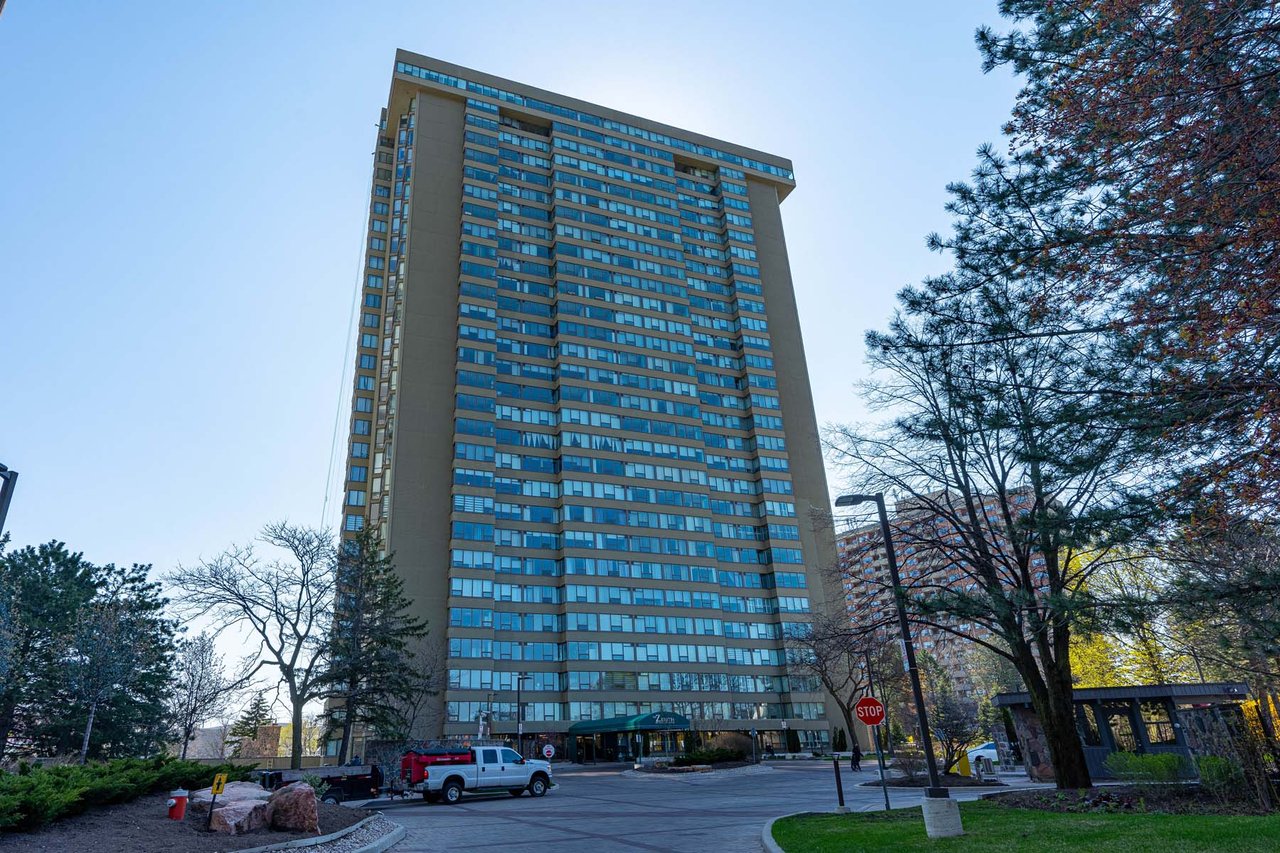 55 Skymark Dr, #705