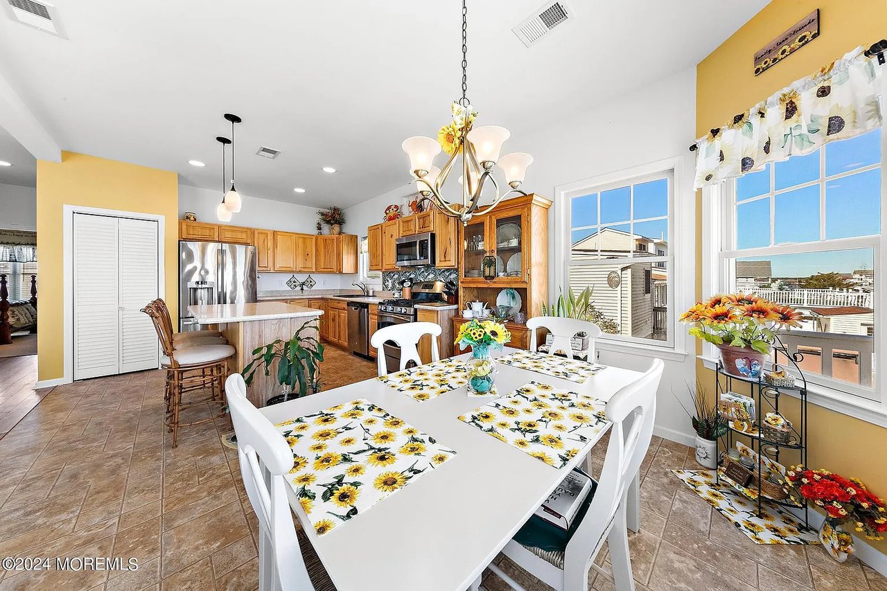 109 E Potomac Dr